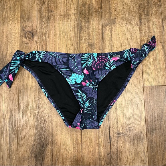 Brand New Two Piece Ripzone Bikini - Picture 3 of 6
